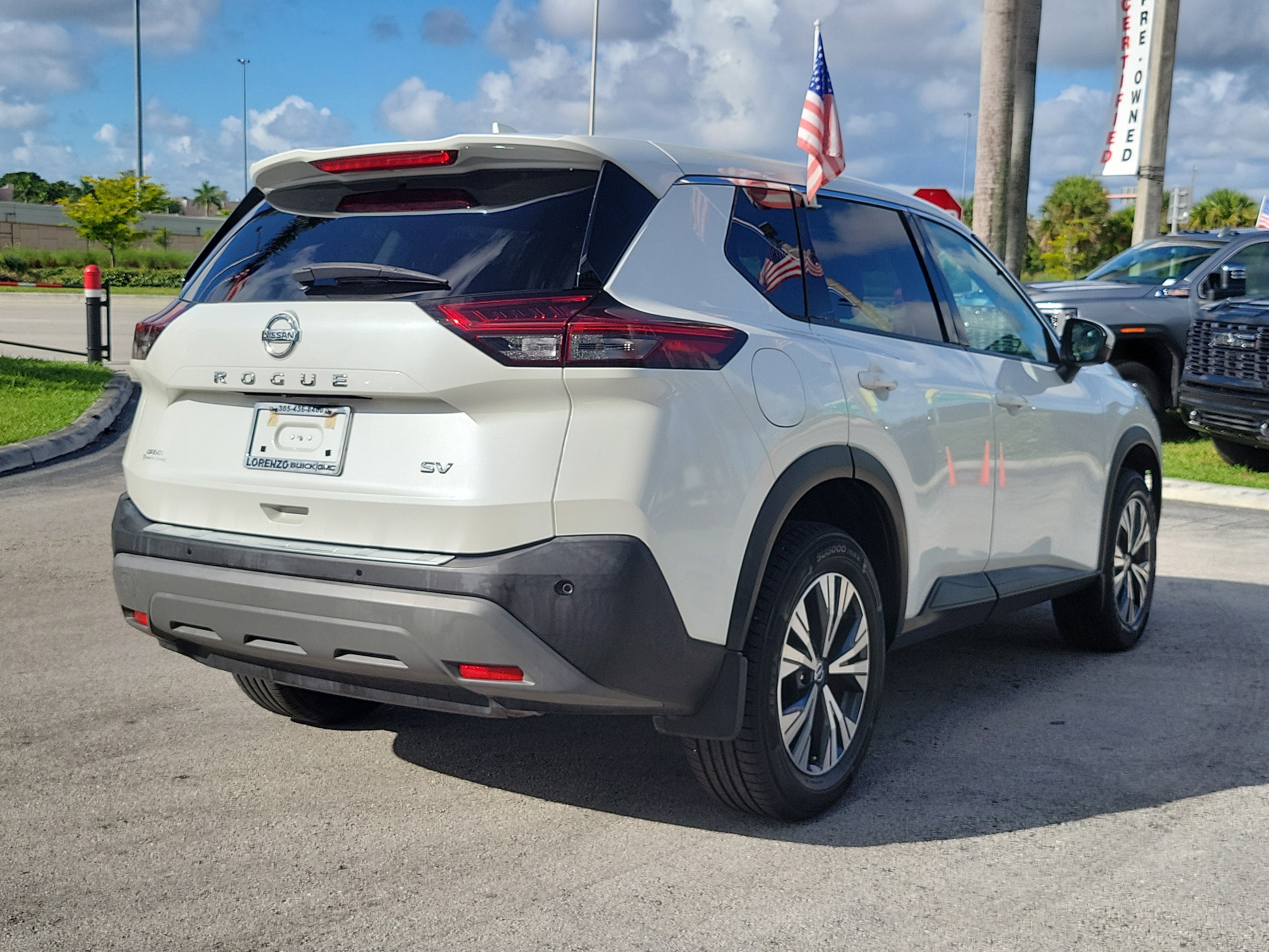 Used 2021 Nissan Rogue SV image 5