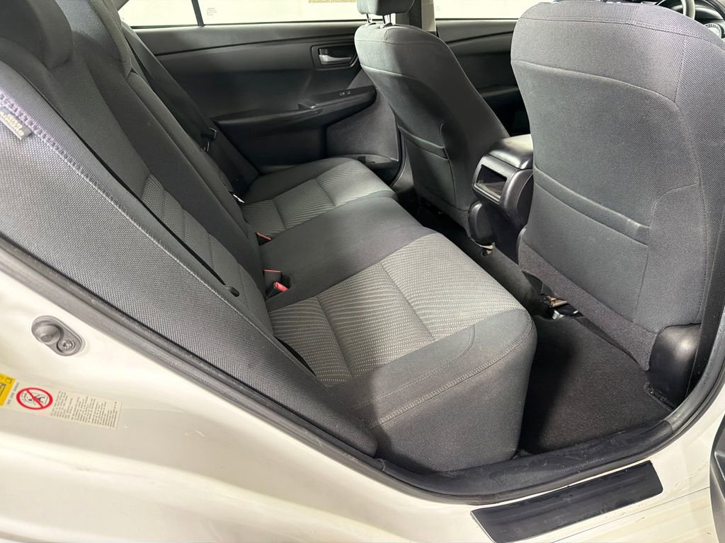 Used 2015 Toyota Camry LE FWD image 15