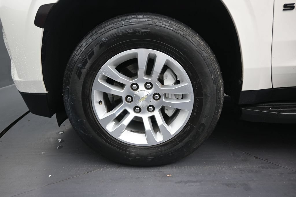 Used 2021 Chevrolet Suburban LS RWD image 10