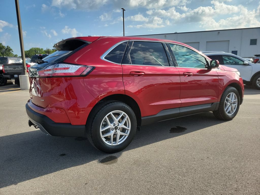 Used 2024 Ford Edge SEL w/ Convenience Package AWD/4WD image 4