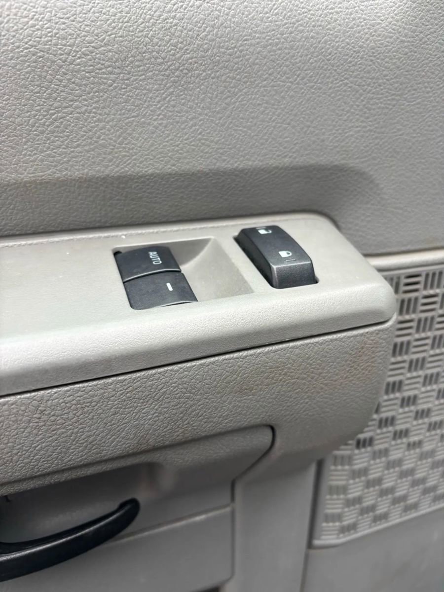 Used 2012 Ford E-350 and Econoline 350 Super Duty w/ PWR Locks & Windows Group image 24