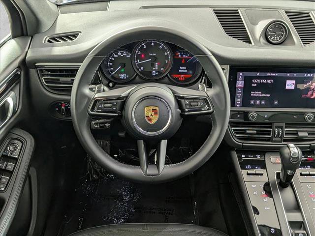 Certified 2023 Porsche Macan image 15