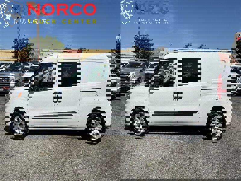 Used 2018 RAM ProMaster City SLT w/ Lights & Wheels Group image 6