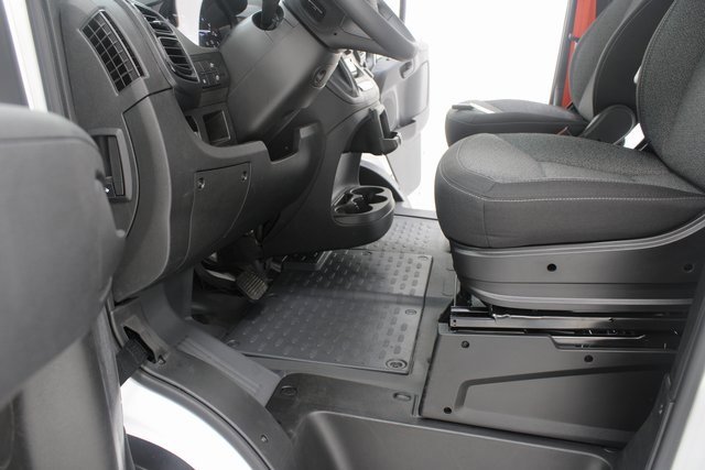 Used 2025 RAM ProMaster 2500 w/ Convenience Group image 15