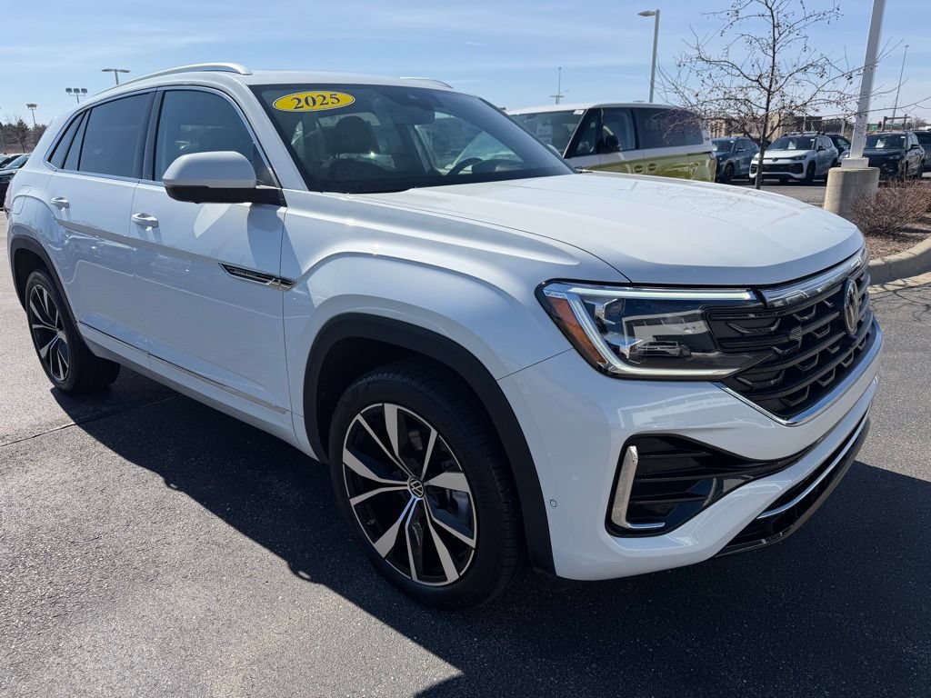 Used 2025 Volkswagen Atlas Cross Sport SEL Premium R-Line AWD/4WD image 8