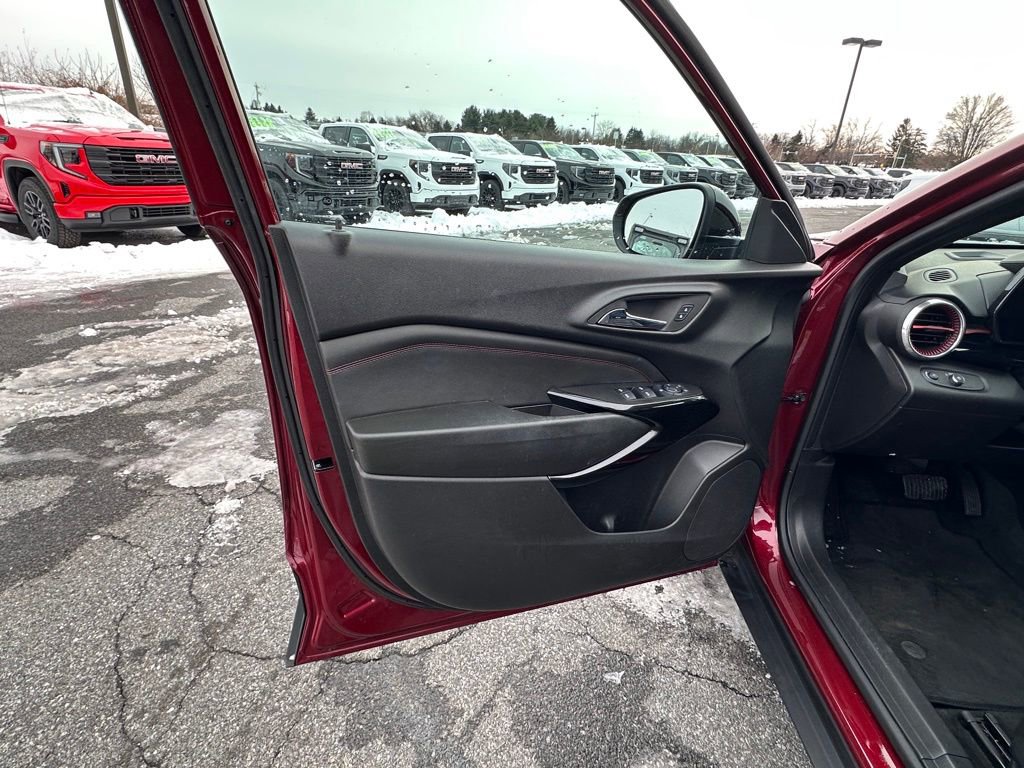 Certified 2024 Chevrolet Trax RS FWD image 18