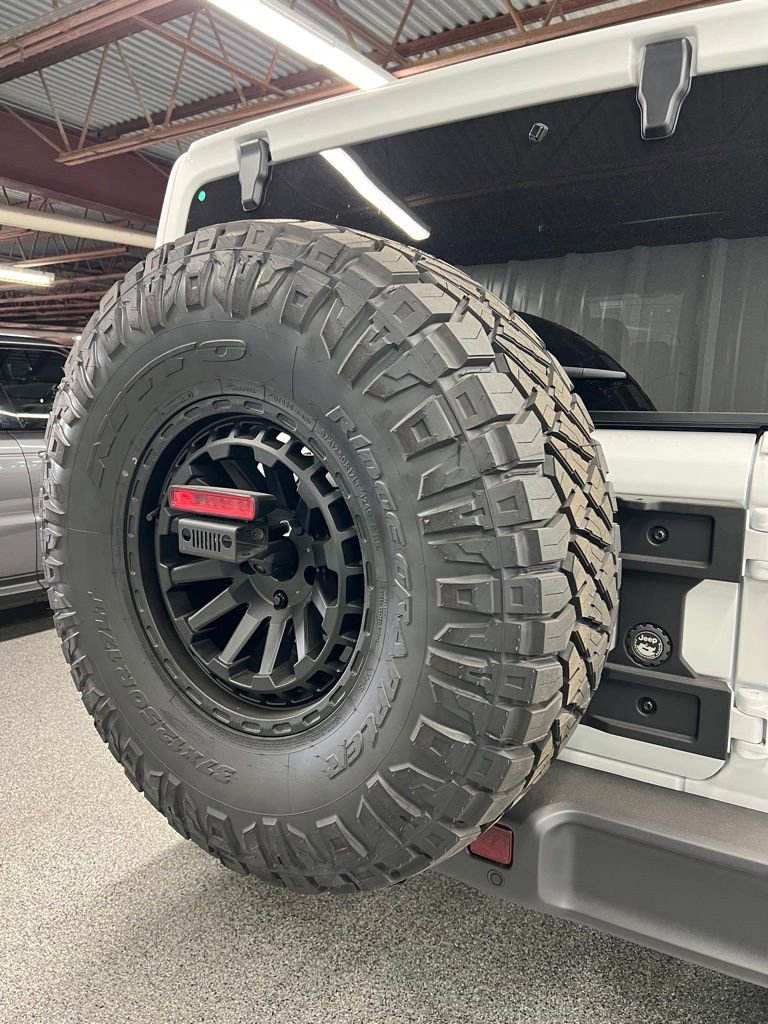 New 2025 Jeep Wrangler Sahara image 7