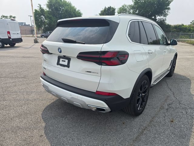 Used 2024 BMW X5 xDrive50e AWD/4WD image 4