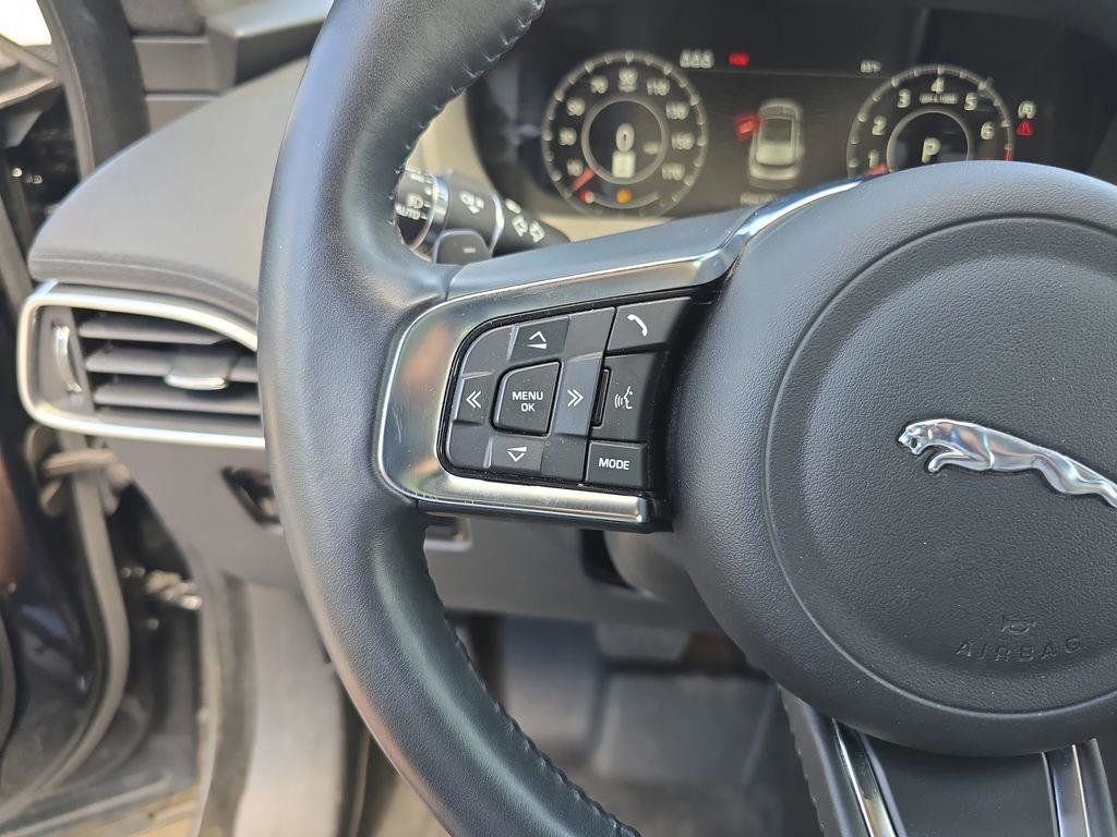 Used 2020 Jaguar F-PACE Prestige image 34