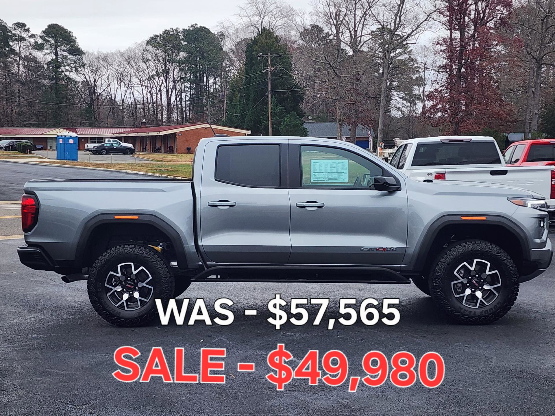 Used 2025 GMC Canyon AT4 w/ AT4X Package AWD/4WD image 2