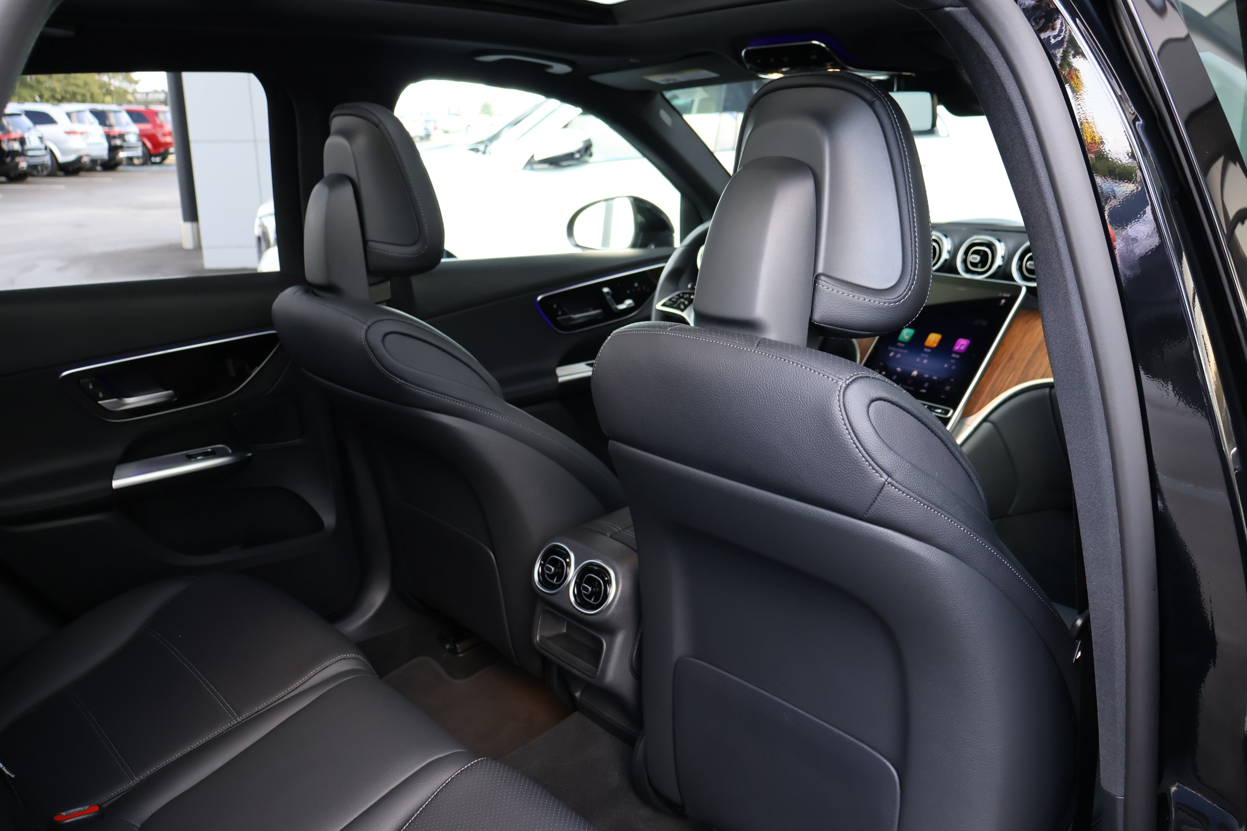 Used 2025 Mercedes-Benz GLC 300 image 26