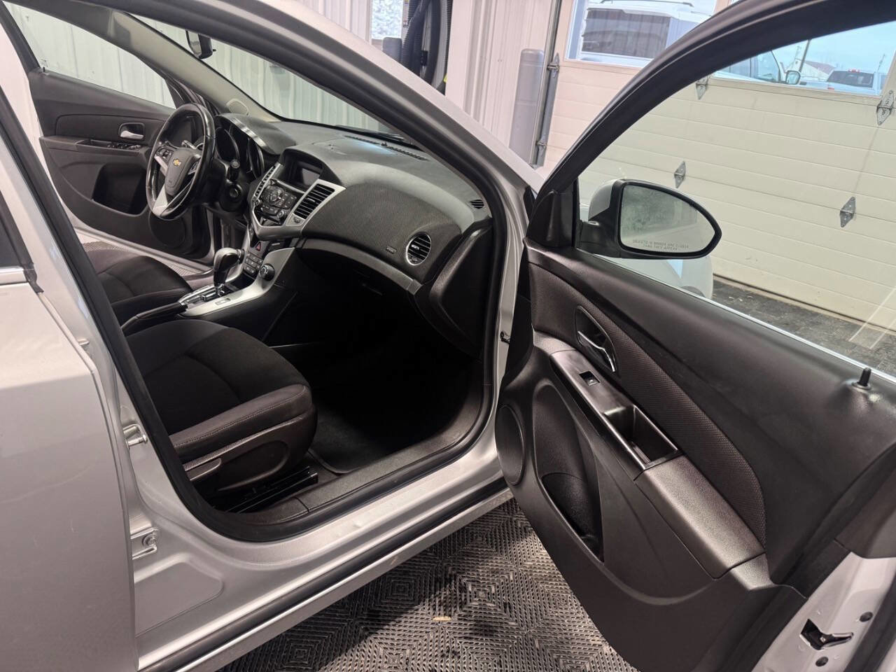 Used 2013 Chevrolet Cruze LT image 13