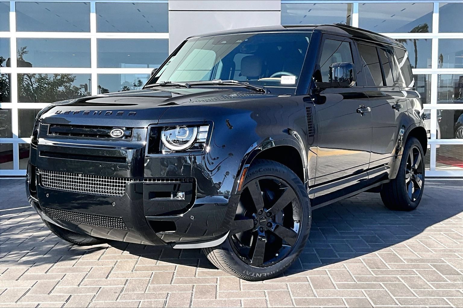 New 2026 Land Rover Defender 110 X-Dynamic SE AWD/4WD image 1