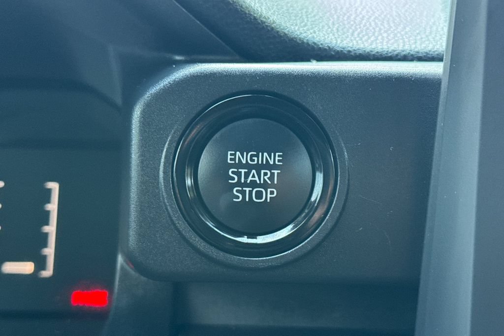 Certified 2026 Toyota Tacoma SR5 AWD/4WD image 20