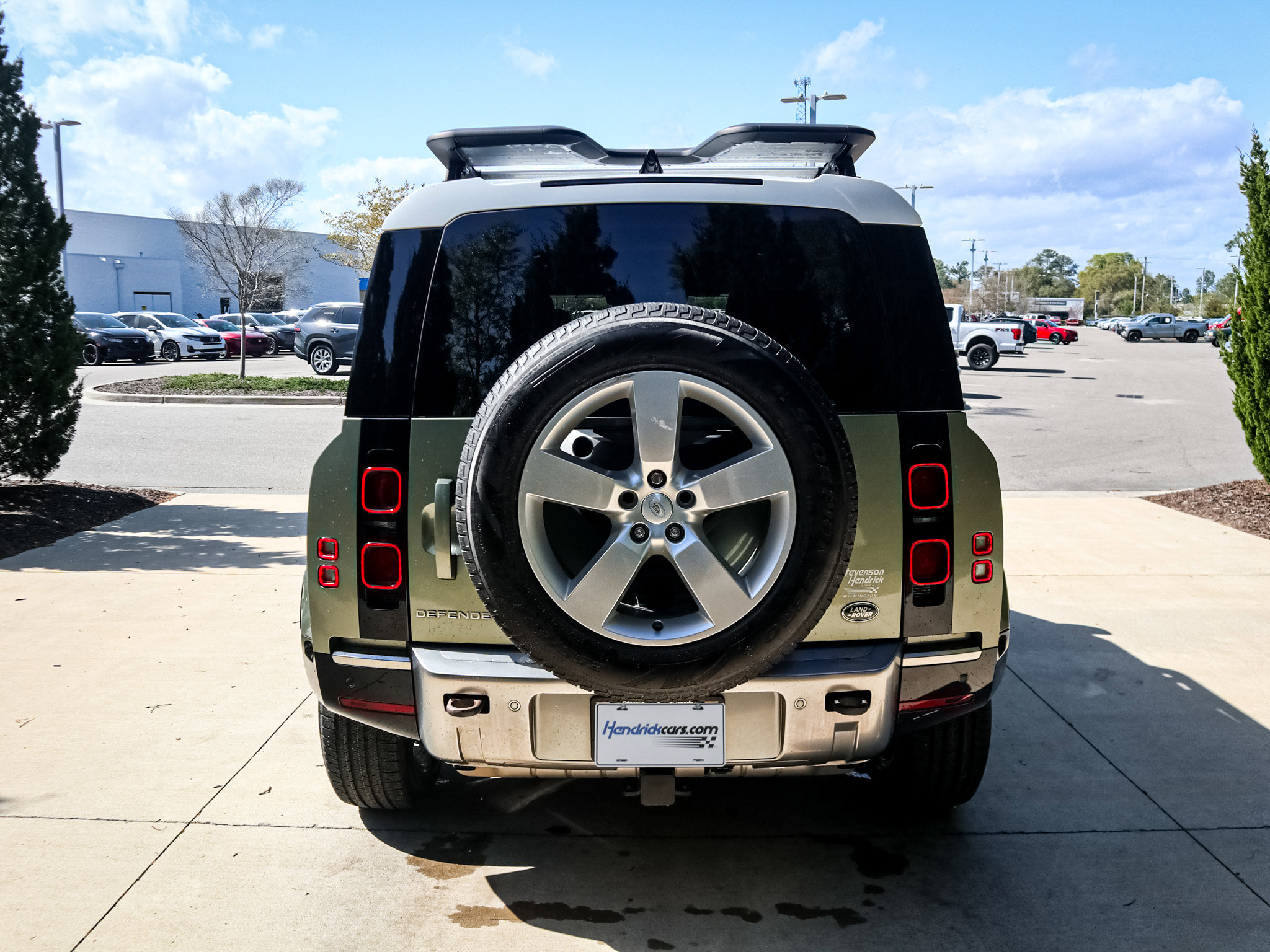 Used 2022 Land Rover Defender 110 S AWD/4WD image 9