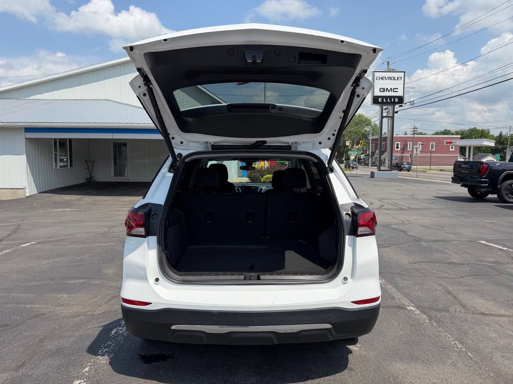 Used 2023 Chevrolet Equinox LT AWD/4WD image 7