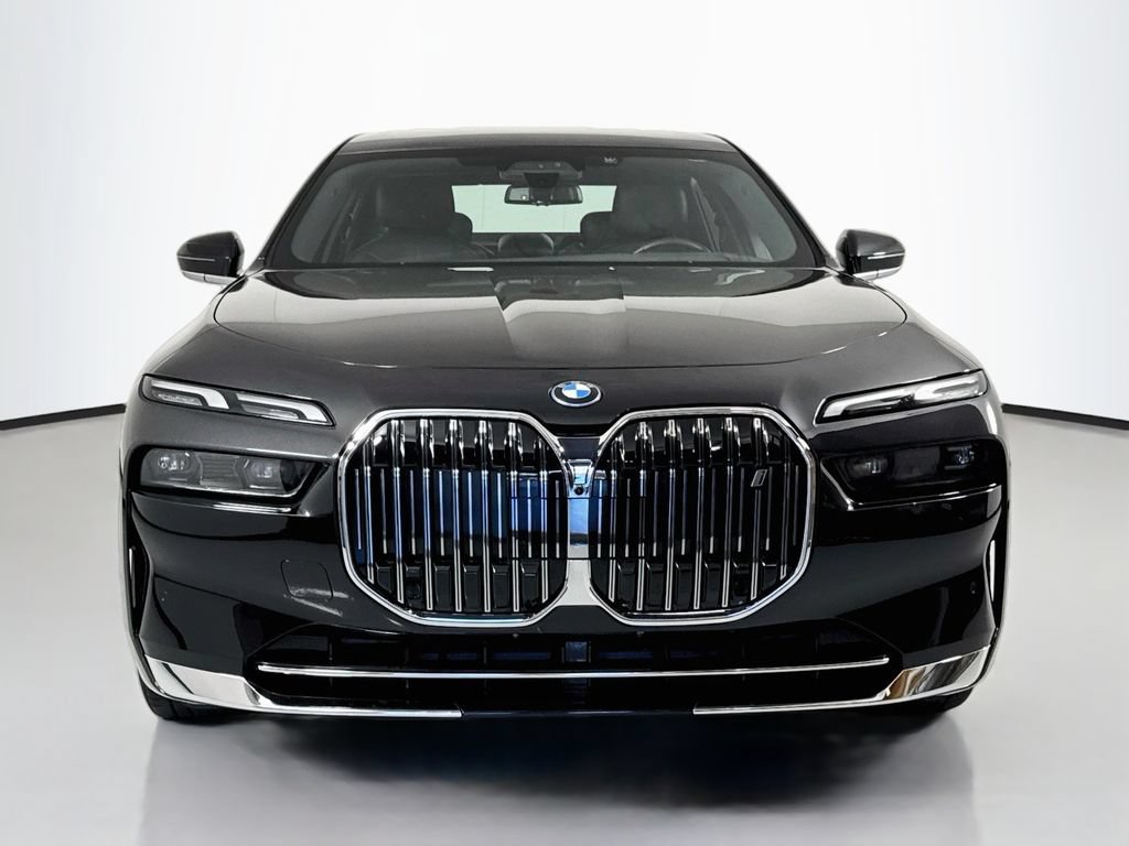 Used 2023 BMW i7 xDrive60 AWD/4WD image 2