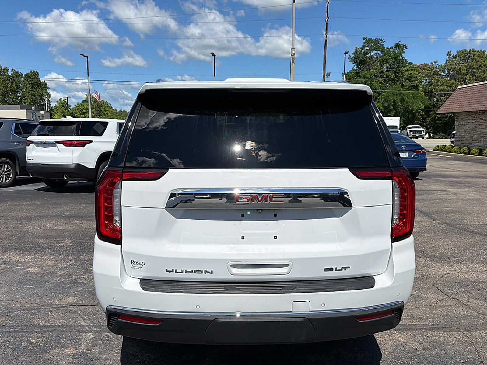 Used 2024 GMC Yukon SLT AWD/4WD image 8