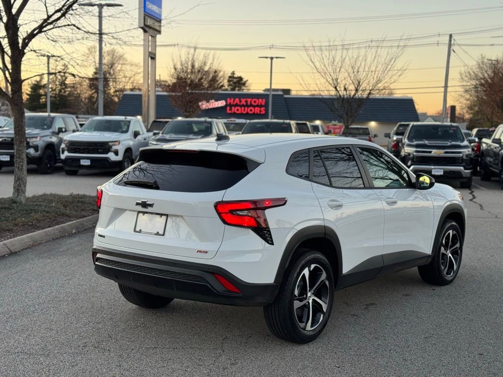 Used 2025 Chevrolet Trax RS w/ Driver Confidence Package image 5