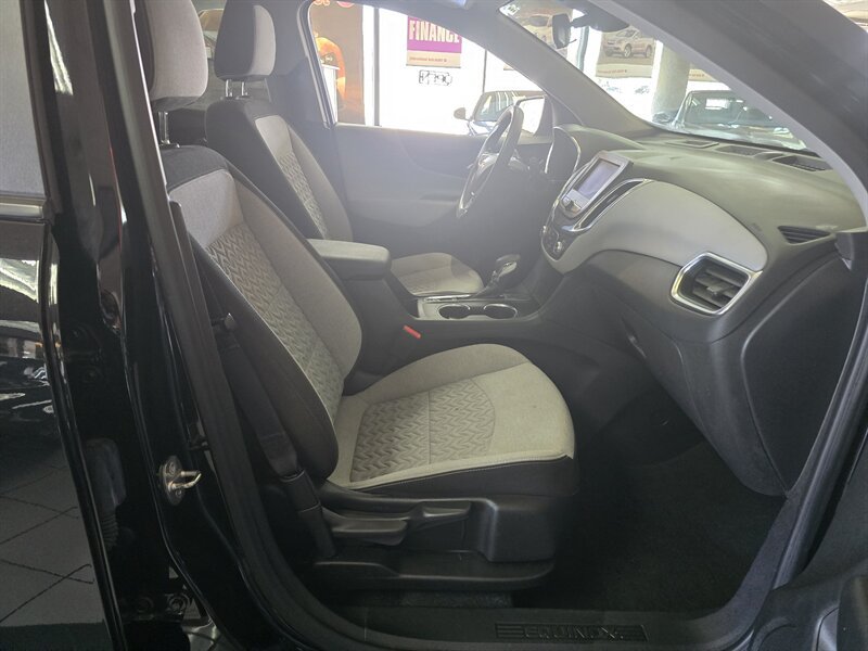 Used 2023 Chevrolet Equinox LS w/ LS Convenience Package FWD image 14