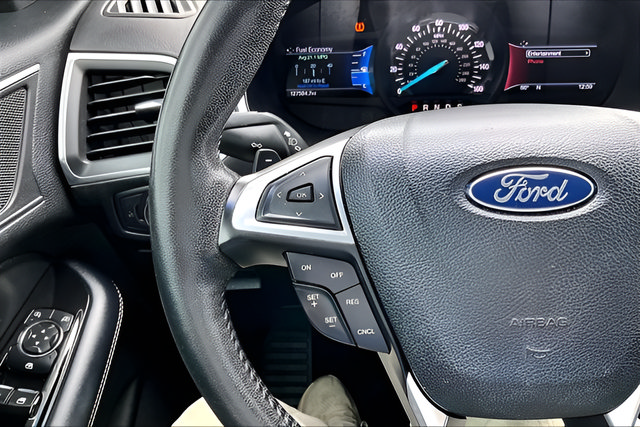 Used 2016 Ford Edge Titanium AWD/4WD image 10