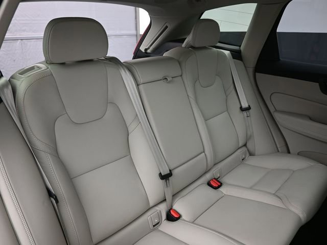 Used 2024 Volvo XC60 B5 Ultimate w/ Protection Package Premier image 30