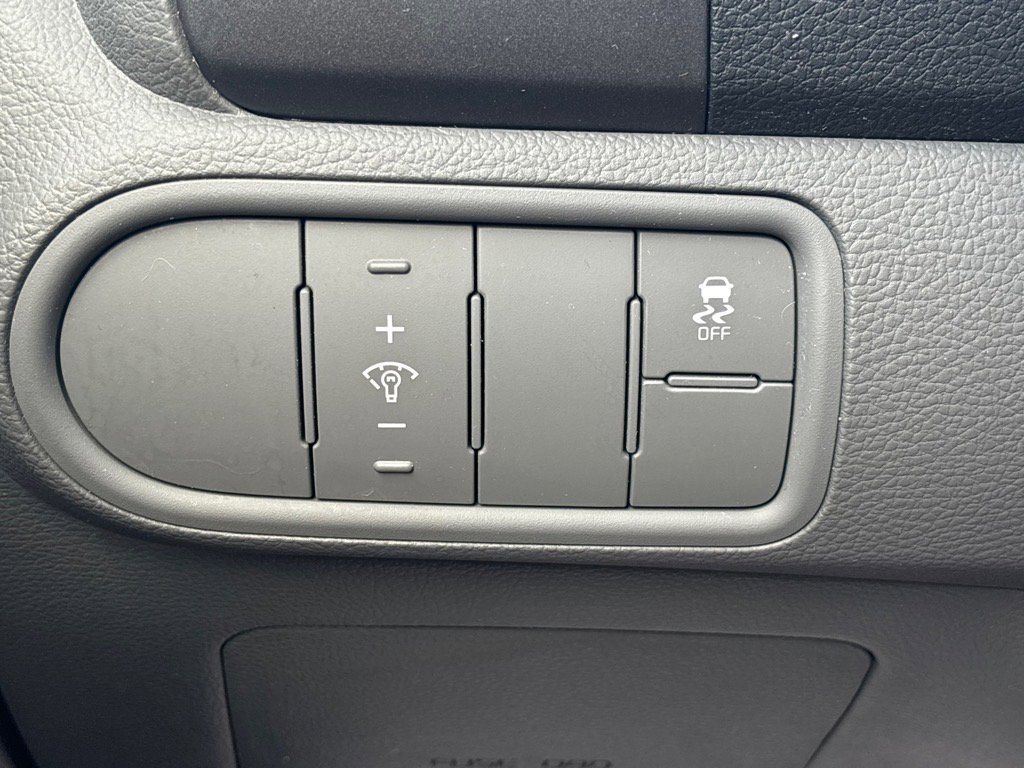 Used 2018 Kia Forte LX image 21