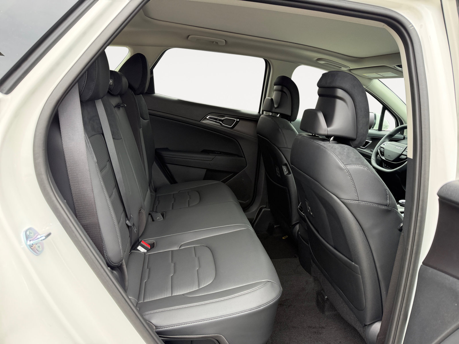 New 2027 Kia Sportage SX Prestige AWD/4WD image 18