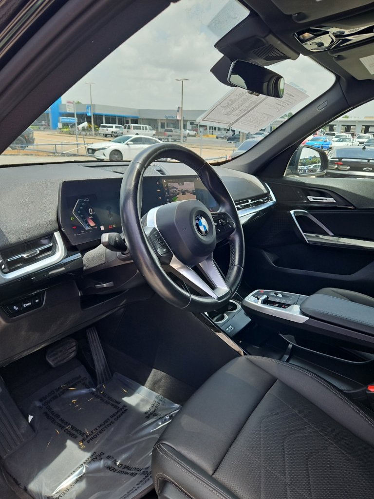 Used 2023 BMW X1 xDrive28i AWD/4WD image 12