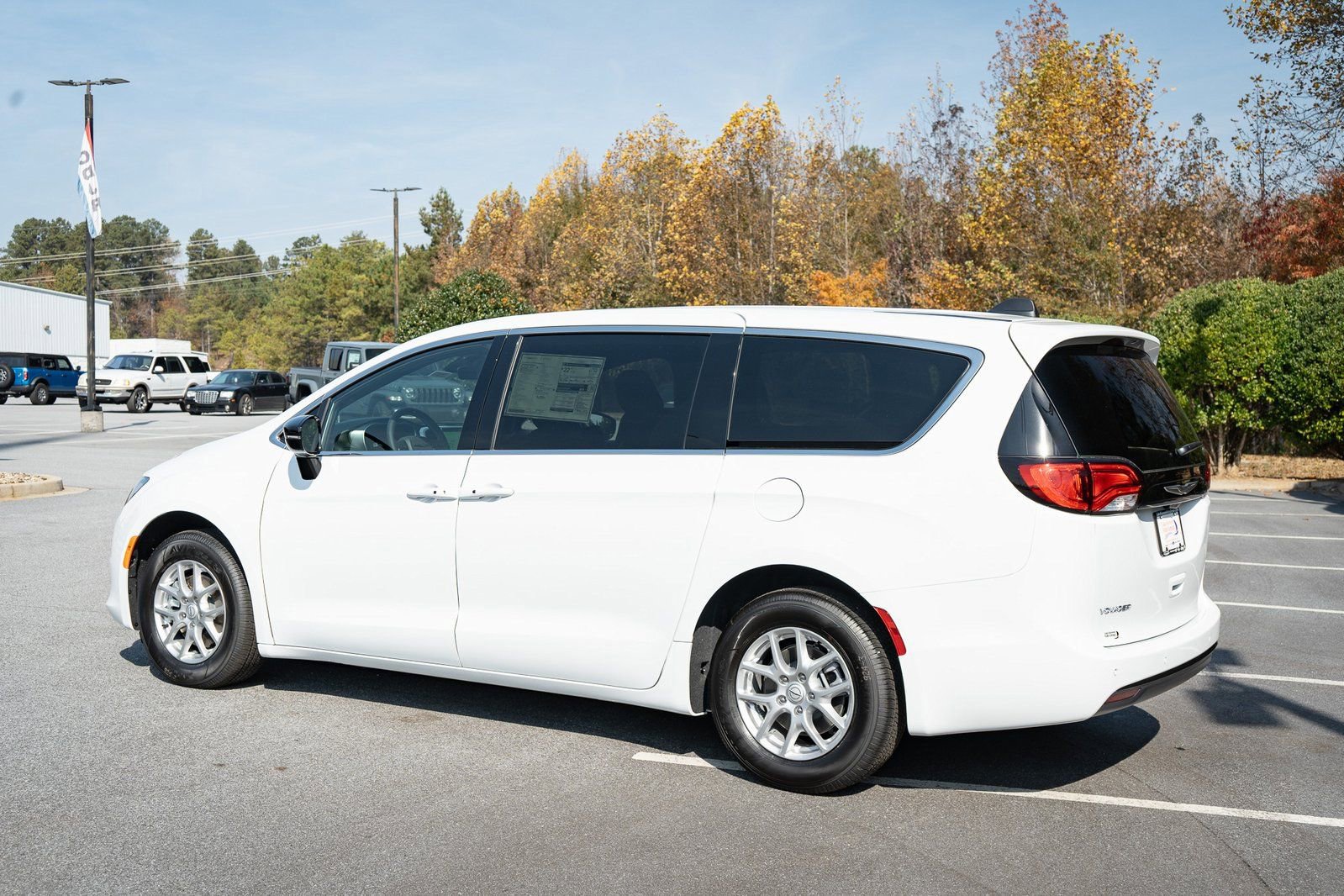 New 2026 Chrysler Voyager LX image 7