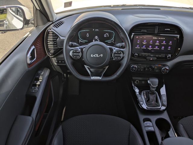 Certified 2025 Kia Soul GT-Line w/ GT-Line Technology Package image 18