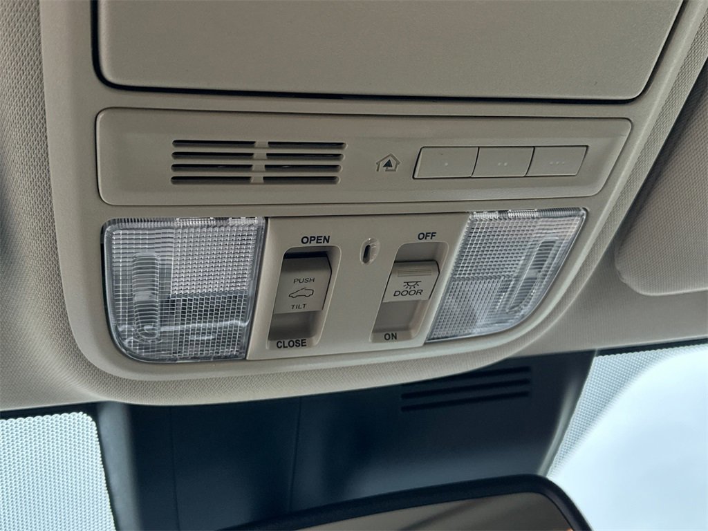 Used 2022 Honda CR-V Touring image 33