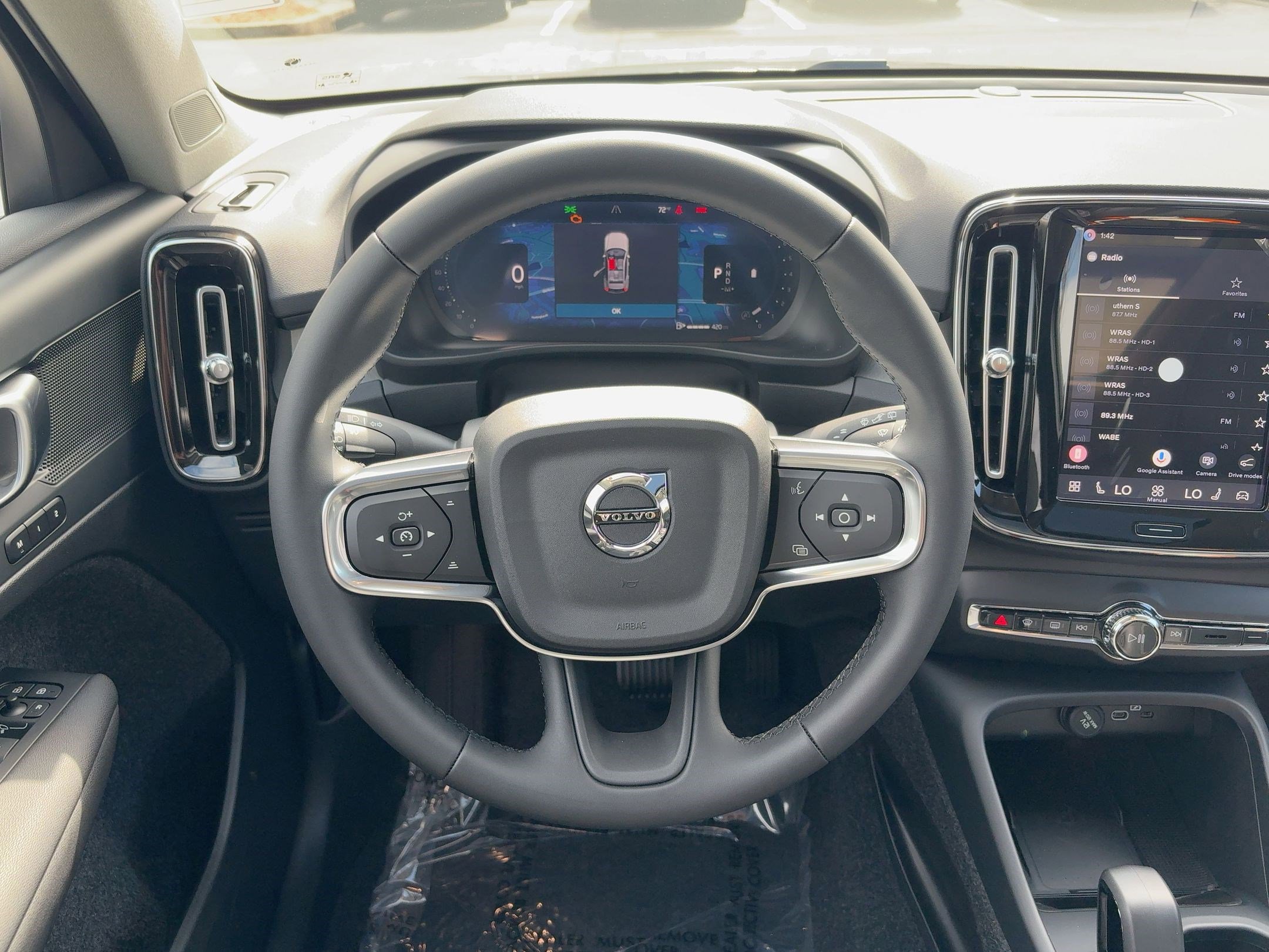 New 2026 Volvo XC40 B5 Core w/ Protection Package image 4