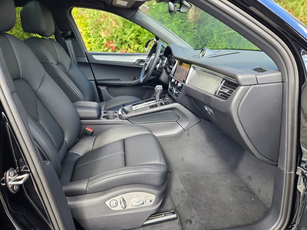 New 2026 Porsche Macan image 37