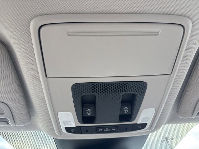 Certified 2025 Honda Pilot Touring image 22