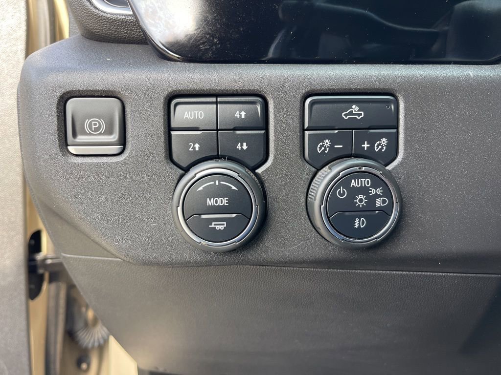 Used 2022 Chevrolet Silverado 1500 LT Trail Boss w/ Convenience Package II image 19