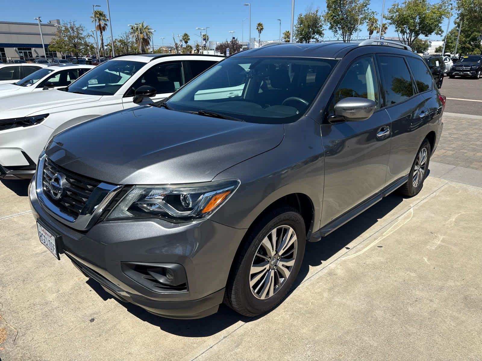Used 2019 Nissan Pathfinder SV AWD/4WD image 15