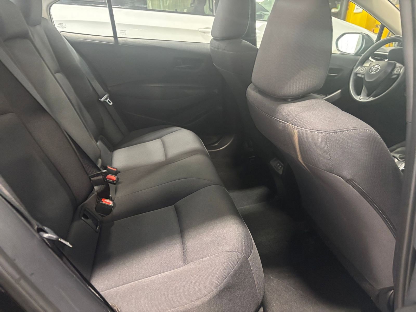 Used 2025 Toyota Corolla LE image 38