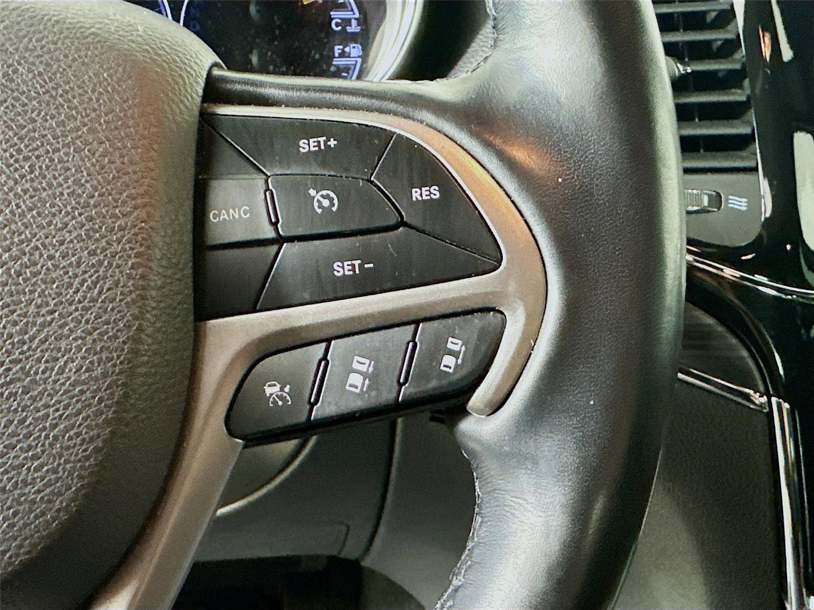 Certified 2022 Jeep Grand Cherokee Limited w/ Trailer Tow Group IV image 13