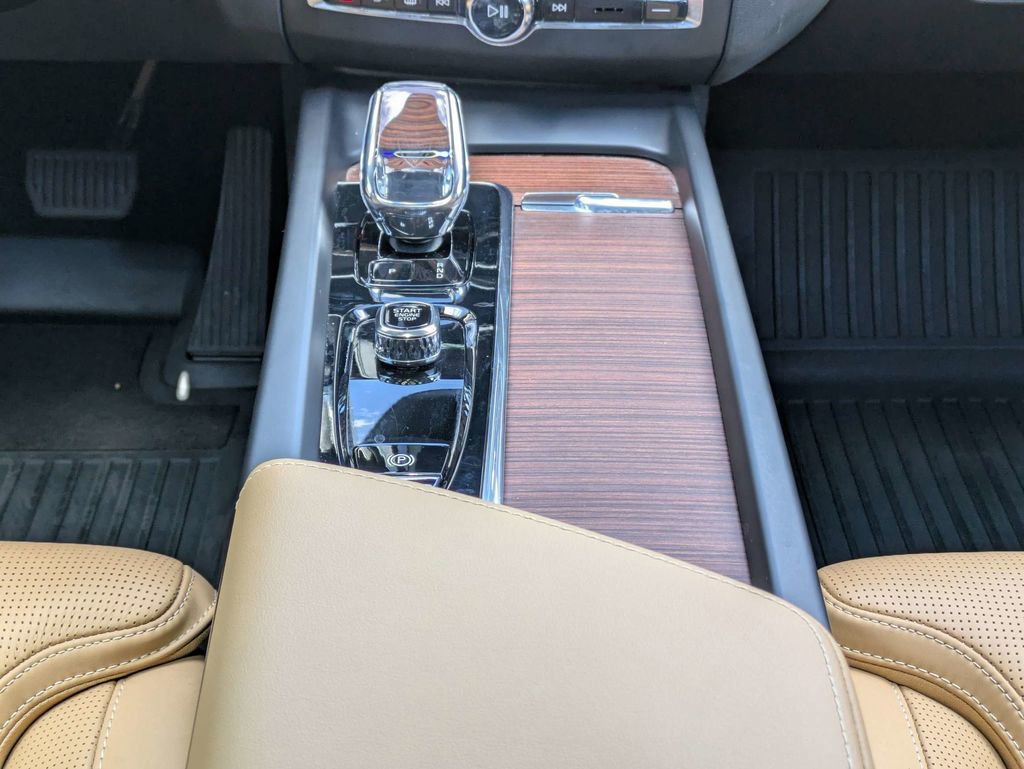 Certified 2023 Volvo XC60 B5 Ultimate w/ Climate Package AWD/4WD image 23