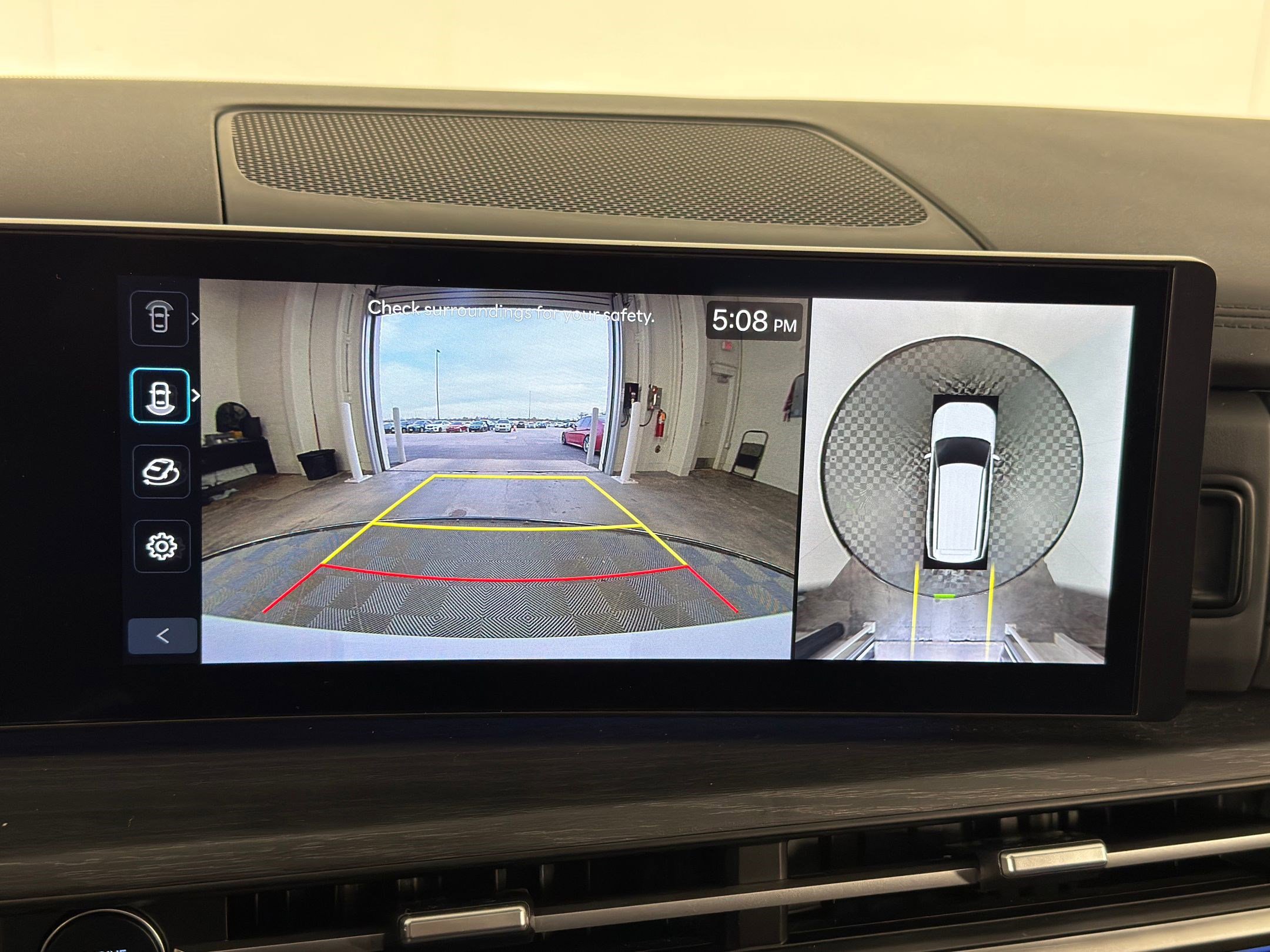 Used 2025 Hyundai Santa Fe Limited image 25