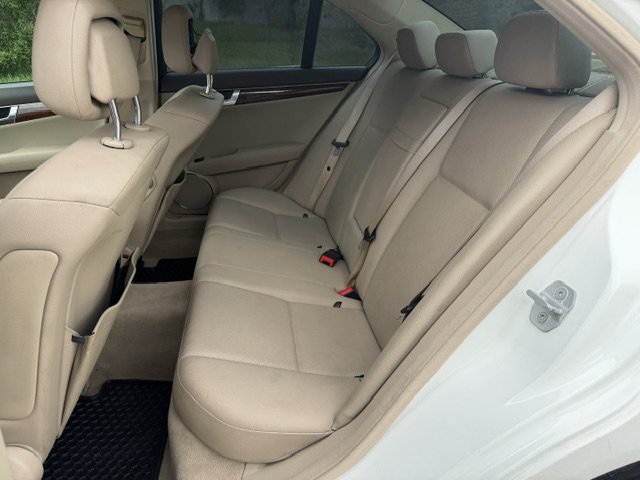 Used 2009 Mercedes-Benz C 300 Sedan image 12