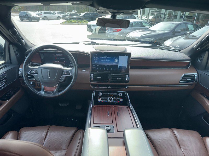 Used 2022 Lincoln Navigator Reserve image 9