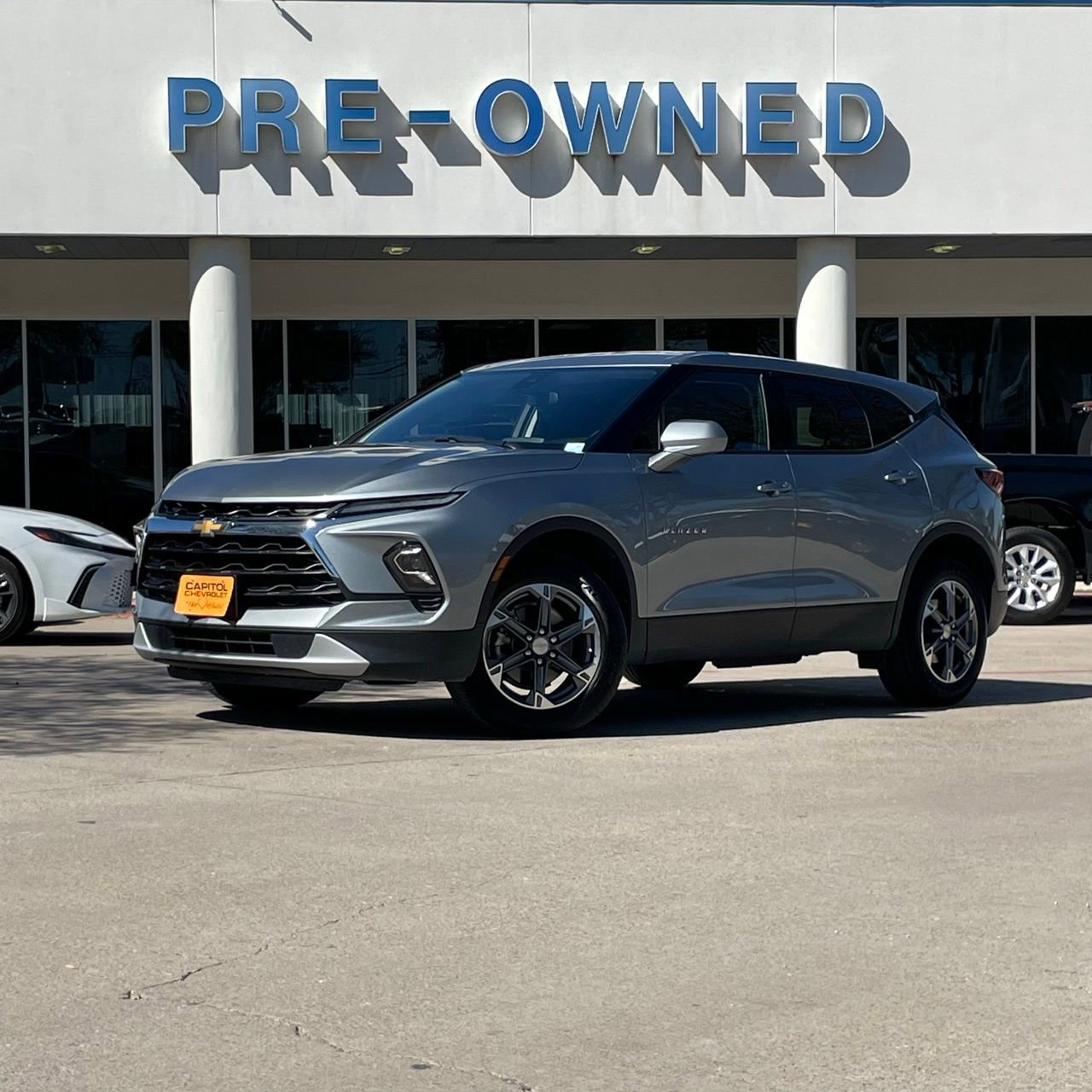 Used 2025 Chevrolet Blazer LT image 2