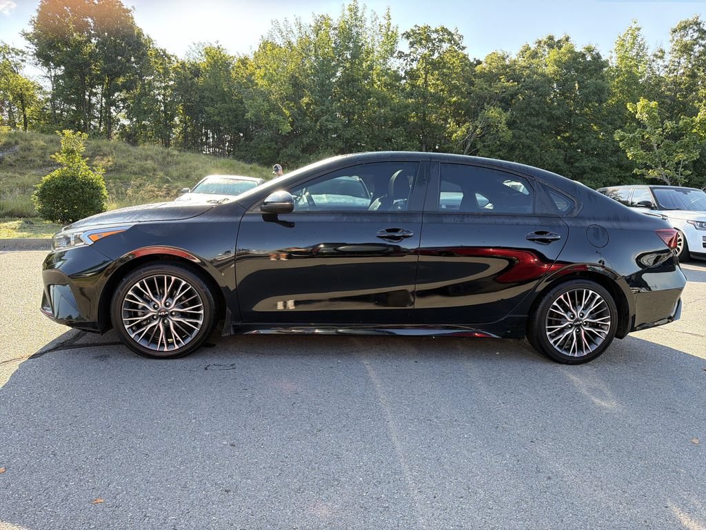 Used 2023 Kia Forte GT-Line w/ GT-Line Premium Package FWD image 2