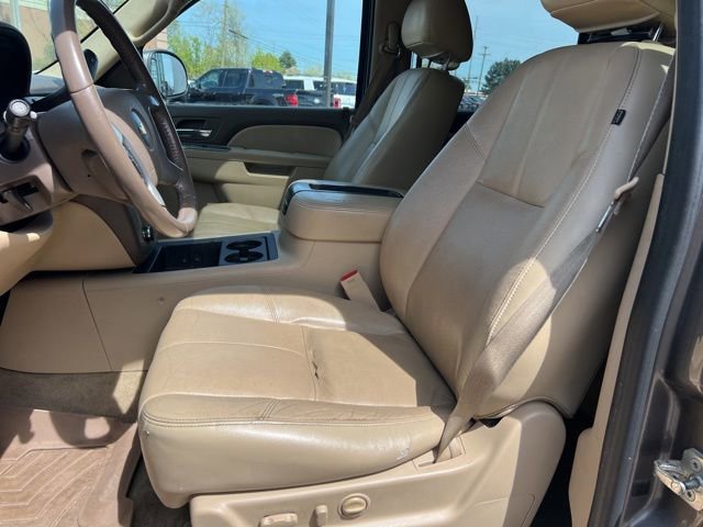 Used 2014 Chevrolet Suburban LT AWD/4WD image 24