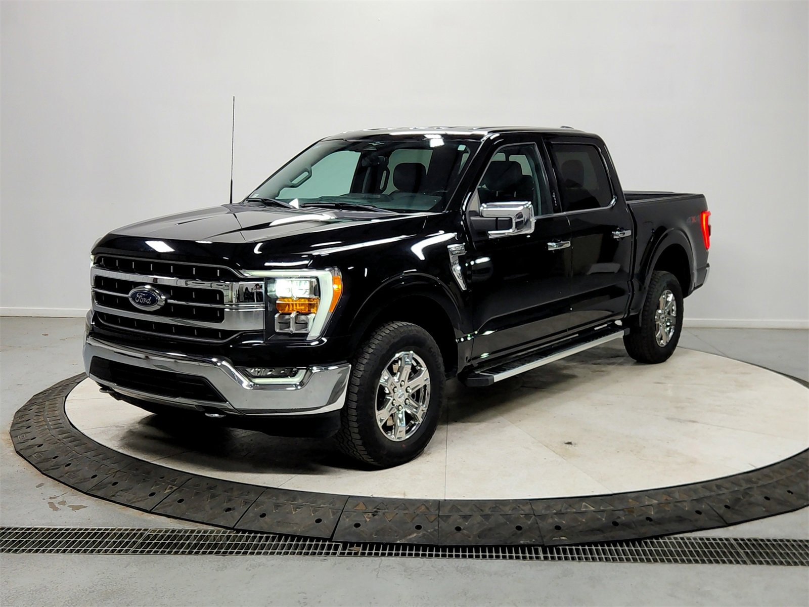 Used 2023 Ford F150 Lariat image 3