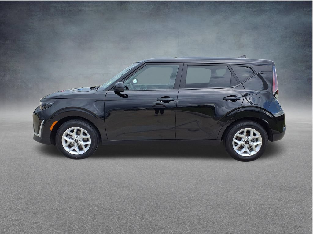 Used 2025 Kia Soul LX w/ LX Technology Package FWD image 5