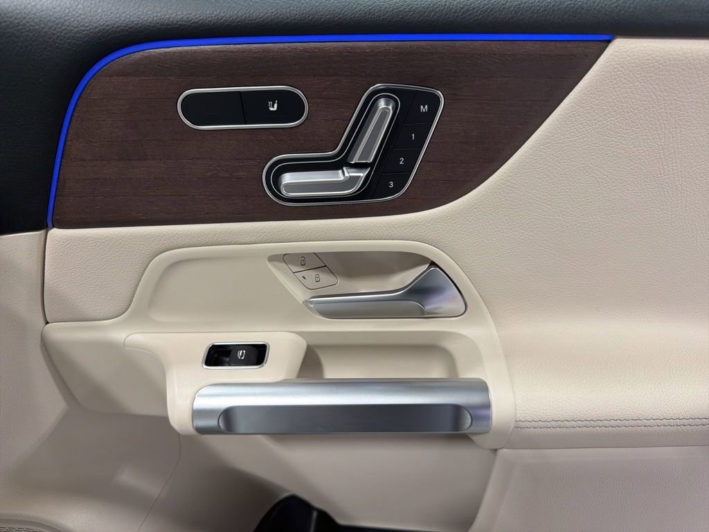 Used 2023 Mercedes-Benz GLB 250 GLB 250 image 24