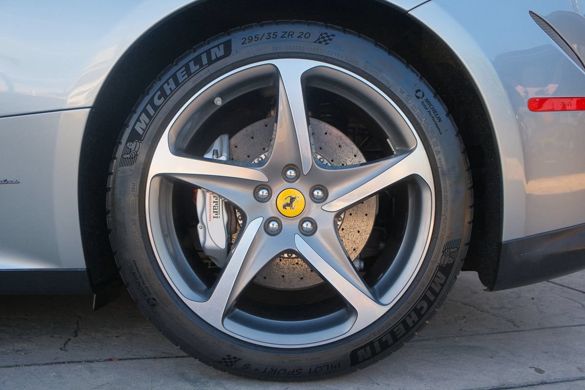 Used 2012 Ferrari FF AWD/4WD image 37